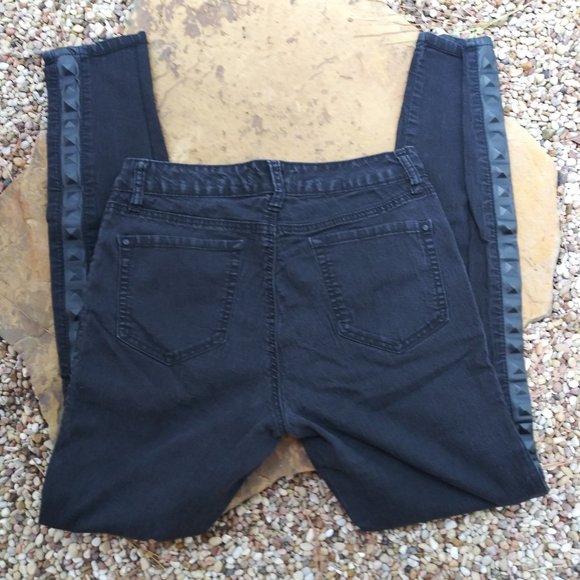 Kim Kardashian Curvy Skinny Black Jeans 8 - Picture 3 of 8